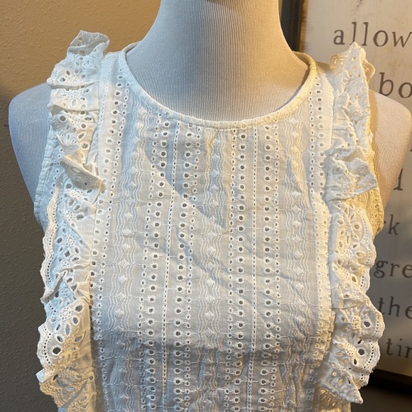 TRN short sleeve top.                  TRN7 - Picture 3 of 8